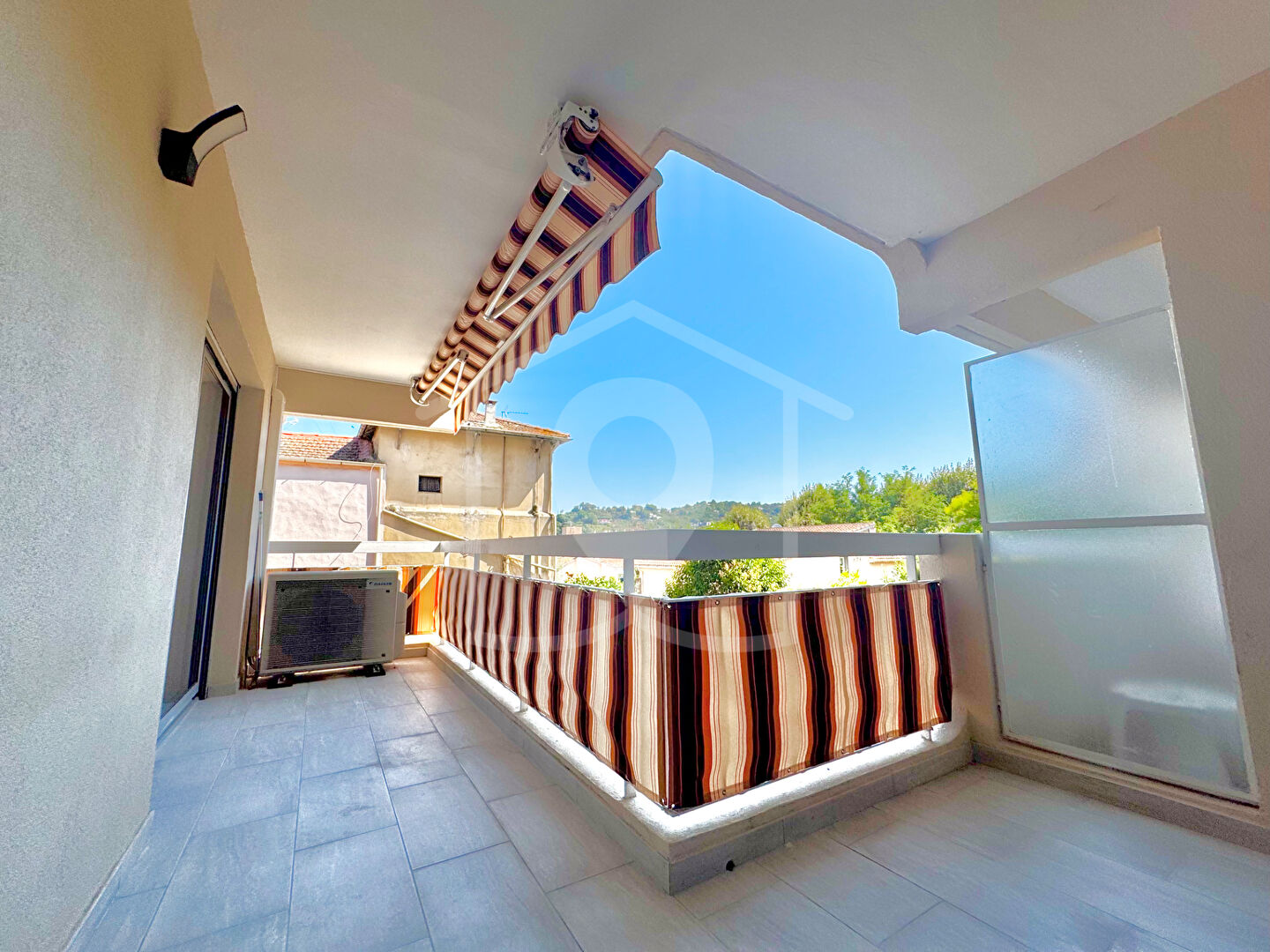 Vallauris 3 P de 72 m2 cave ( possibilité garage en sus )