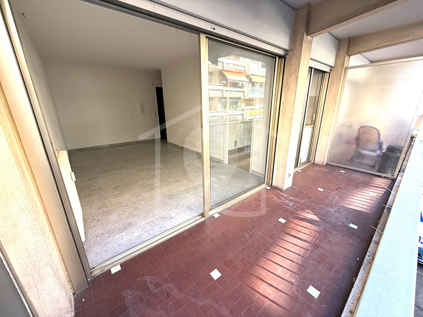 Exclusif – Antibes hyper centre – Studio – Balcon – Ouest – Parking & Cave