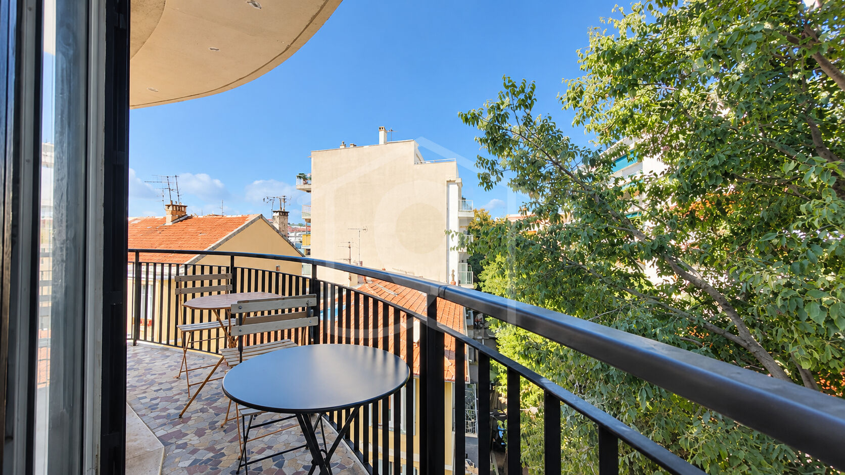 Antibes carré d’or – 3 Pièces étage élevé