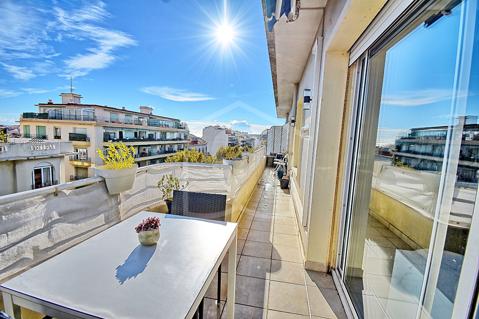 ANTIBES Albert 1er – Terrasse – Rénové